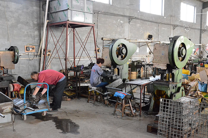 喉箍生產(chǎn)車間3